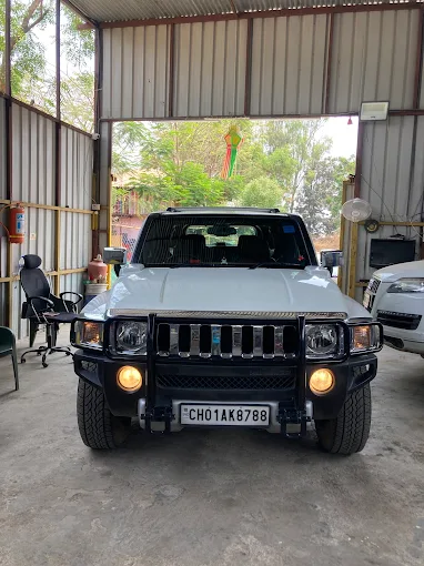 Hummer inside Fast Fire Auto